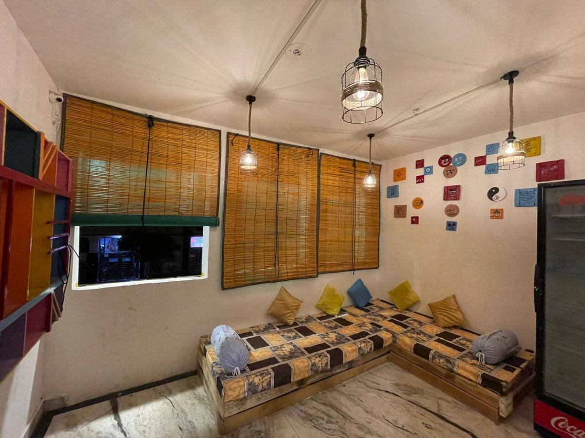 Travel Monkey Hostel Agra  Exteriör bild