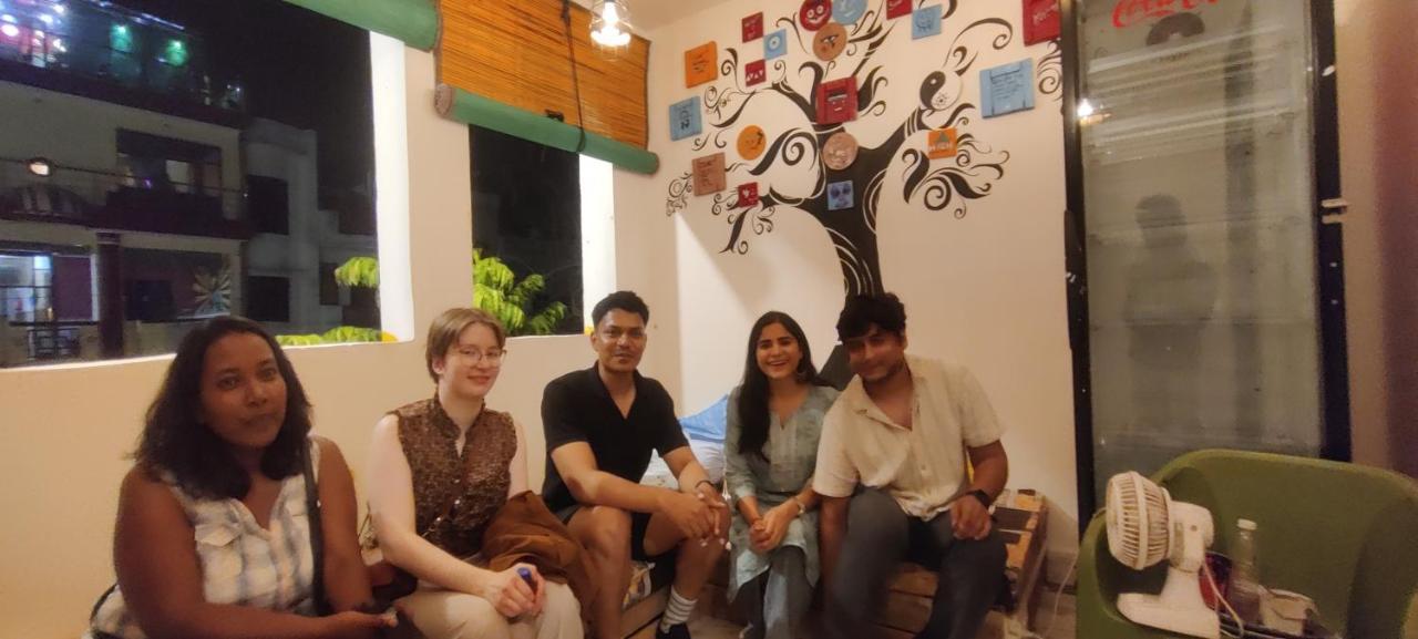 Travel Monkey Hostel Agra  Exteriör bild