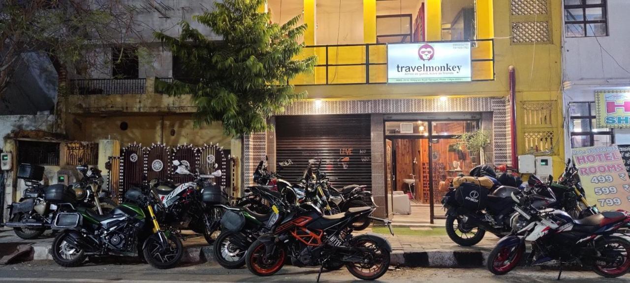 Travel Monkey Hostel Agra  Exteriör bild