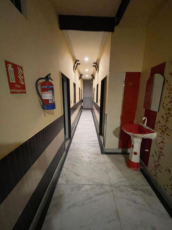 Travel Monkey Hostel Agra  Exteriör bild