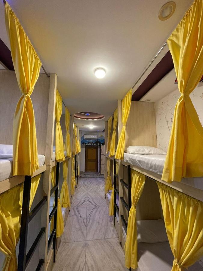Travel Monkey Hostel Agra  Exteriör bild