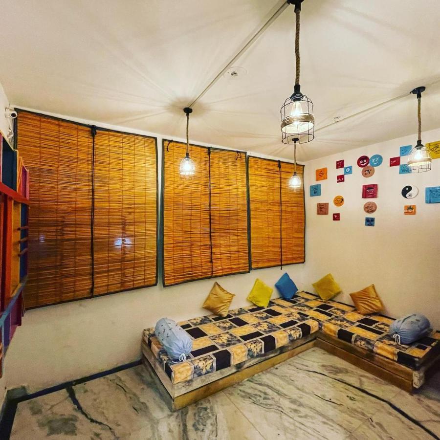Travel Monkey Hostel Agra  Exteriör bild