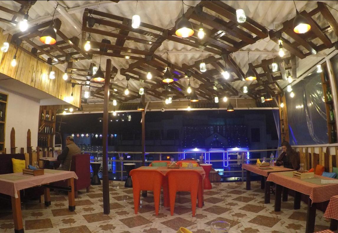 Travel Monkey Hostel Agra  Exteriör bild