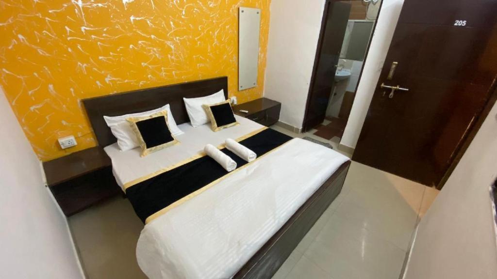 Travel Monkey Hostel Agra  Exteriör bild